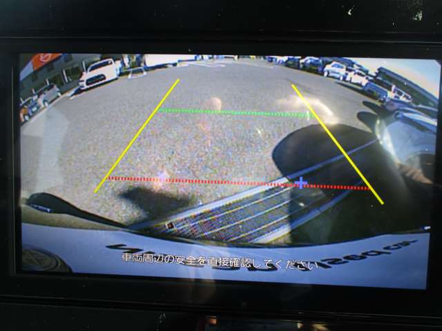車の後方の視界を確保。いまや当たり前となっているバックカメラ。