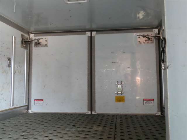 いすゞ エルフ 2t 冷蔵・冷凍車 内寸-長292x幅149x高96 愛媛県の詳細画像 その14