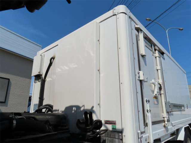 いすゞ エルフ 2t 冷蔵・冷凍車 内寸-長292x幅149x高96 愛媛県の詳細画像 その17