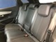 ○後部座席「足元も広く設計されておりますので、後席の方もゆったりとドライブをお楽しみいただくことが可能です。」