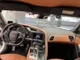 運転席の操作系がドライバーに向けて設置されているコックピットのようなレイアウト。ボタンで直感的に操作しやすいユーザーフレンドリーな車両です。