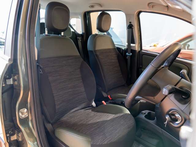 ■シートの使用感：破れ・へたりも少なく、ご覧の通りきれいな状態を維持しております。ご納車前には室内クリーニングを実施致します。別途シートコーティングもご用命頂けます。