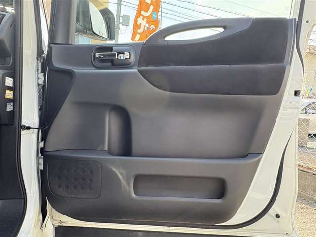2010 Nissan Serena – thumbnail 44