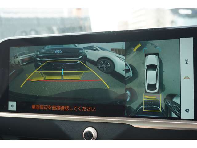 パノラミックビューモニター・車両を上から見たような映像をディスプレイオーディオに表示。運転席から目視だけでは見にくい車両周辺の状況をリアルタイムでしっかり確認できます。
