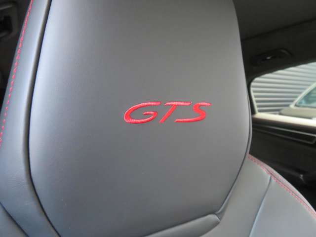 ポルシェ カイエンクーペ GTS ティプトロニックS リアセンターシート 4WD GTSインテリア エアサス リアアクスル 大阪府の詳細画像 その14