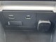 ボックスの中にはUSBとHDMIが差し込めるようになっています！ケーブルを接続することで車内でスマートフォンの充電等が可能に！