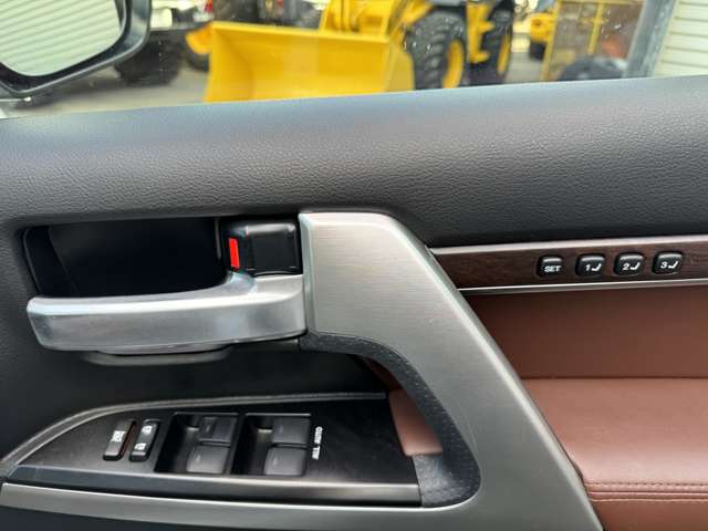 トヨタ ランドクルーザー200 4.6 ZX 4WD WALDエアロ オーバーフェンダー 北海道の詳細画像 その18