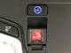 【ＳＯＳコール】体調不良時や事故、あおり運転などの緊急時に、車内の「緊急通報ボタン」を押すとＨＯＮＤＡトータルケア緊急サポートへ繋がり、オペレーターが警察、救急へ取次ぎます。