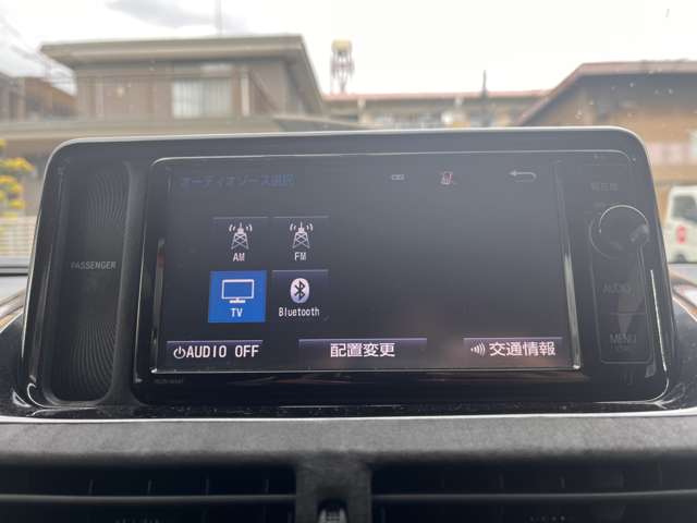 トヨタ iQ 1.3 130G MT マニュアル6速  ナビTVBluetooth対応  ETC 静岡県の詳細画像 その19