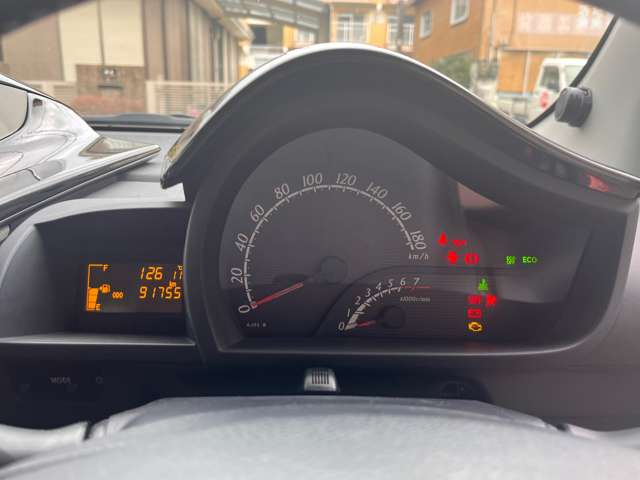 トヨタ iQ 1.3 130G MT マニュアル6速  ナビTVBluetooth対応  ETC 静岡県の詳細画像 その10
