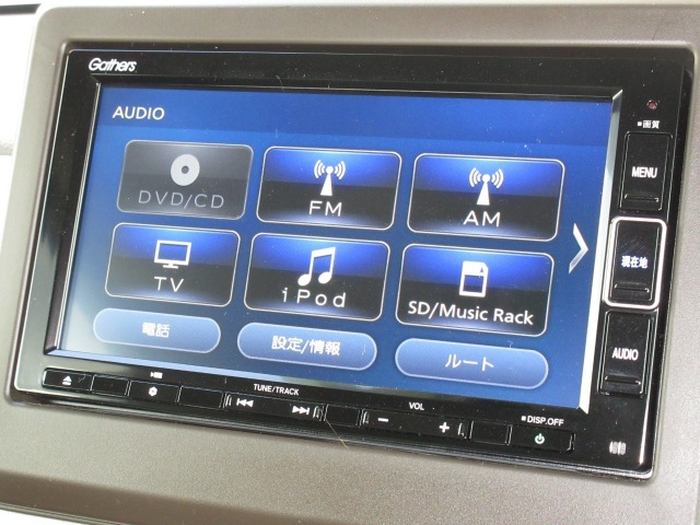 ナビゲーションはギャザズメモリーナビ（VXM-224VFi）を装着しております。ＡＭ、ＦＭ、ＣＤ、DVD再生、Bluetooth、音楽録音再生、フルセグTVがご使用いただけます。
