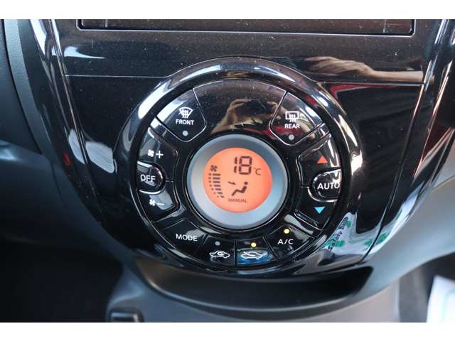「オートエアコン」付き１年中快適な室内を提供！車内温度を設定すると、風量を自動で調節してくれます