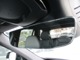 自動防眩機能付きのルームミラーは内蔵のセンサーにより自動で後続車のライトの和らげます。