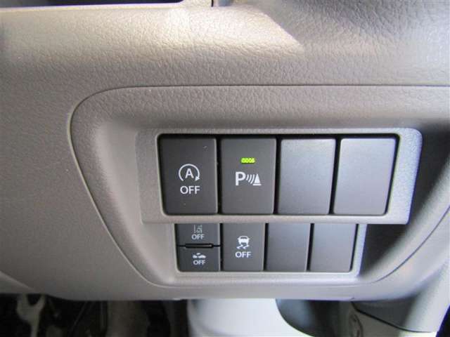 コーナーセンサーを車の前後に装備。障害物までの距離に応じて警告音を変えてお知らせ。縦列駐車時や駐車場・車庫などでの取り回しをサポートします。詳細は販売店スタッフまでおたずねください。
