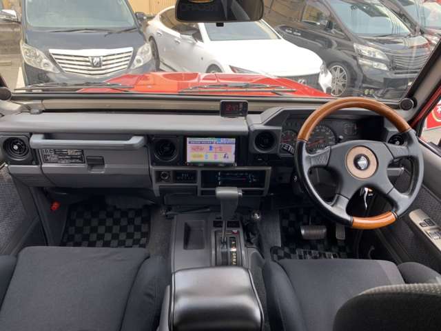 トヨタ ランドクルーザー70 4.2 ZX FRPトップ ディーゼル 4WD リフトアップ・社外ホイール・レカロシート 岡山県の詳細画像 その17