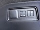 リアトランク側からこちらのスイッチで２列目・３列目のシートの調整が可能になます。