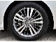 タイヤサイズは、225/50R18です。高品質でデザインにも優れているｅHEV ABSOLUTE専用デザイン18インチアルミホイールはスポーティーな雰囲気を演出しています。