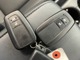 【スマートキー】キーをポケットやバックに入れたまま車のドアの解錠・施錠、エンジンのON/OFFが行えるキーのことです。