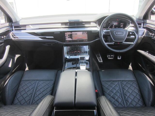 Audiのインテリアはエクステリア同様、優れたデザイン性とクオリティ、そして機能性を兼ね備えております。