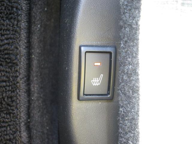運転席シートヒーター スイッチを入れれば運転席の座面が温かくなるので冬場のドライブも快適です