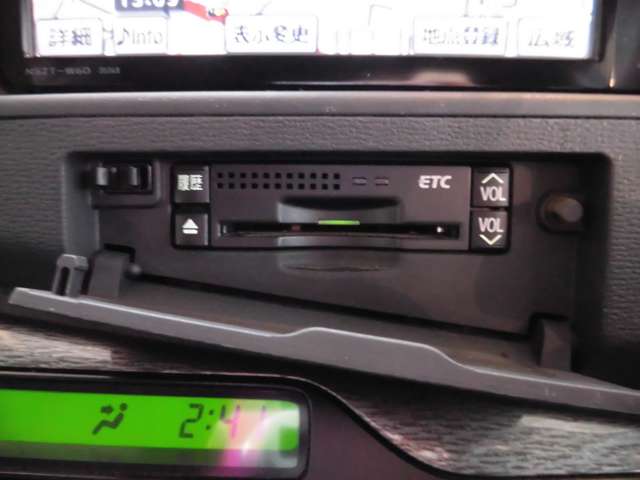 トヨタ アイシス 1.8 プラタナ リミテッド 両側電動スライドドア/後席モニター/HID 三重県の詳細画像 その18