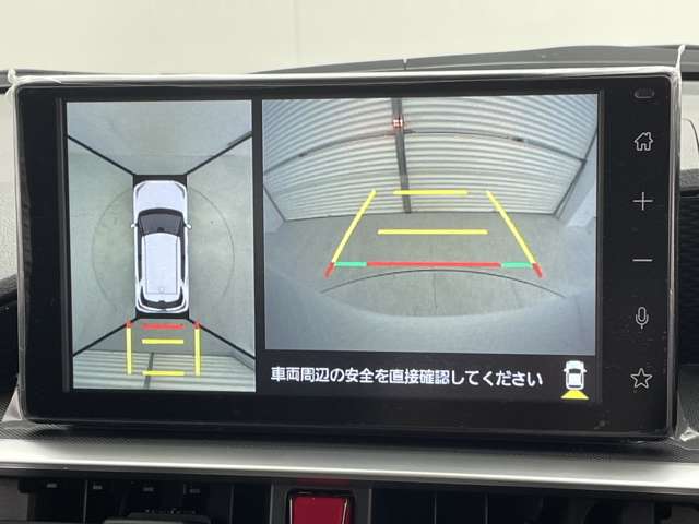 【パノラマモニター】クルマを真上から見下ろした視点で駐車をサポートします！死角からの障害物にいち早く気が付くことができます。