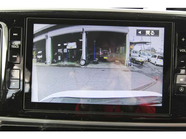 事故・トラブル時に安心のドライブレコーダー付きです。ナビ連動ですので、大画面で画像確認が出来ます。