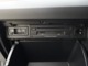 グローブボックス内にETC2.0車載器、CD/SDカードスロットが格納されています。