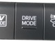ドライブモードスイッチはスイッチを押すたびに走行モードが切り替わり、走りのテイスト（ノーマルモード／パワーモード／エコモード）を自由に選択できます。