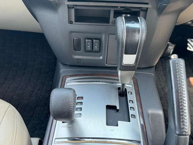 三菱 パジェロ 3.2 ロング スーパーエクシード ディーゼルターボ 4WD 三菱認定保証 純正ナビ バックカメラ 福岡県の詳細画像 その11